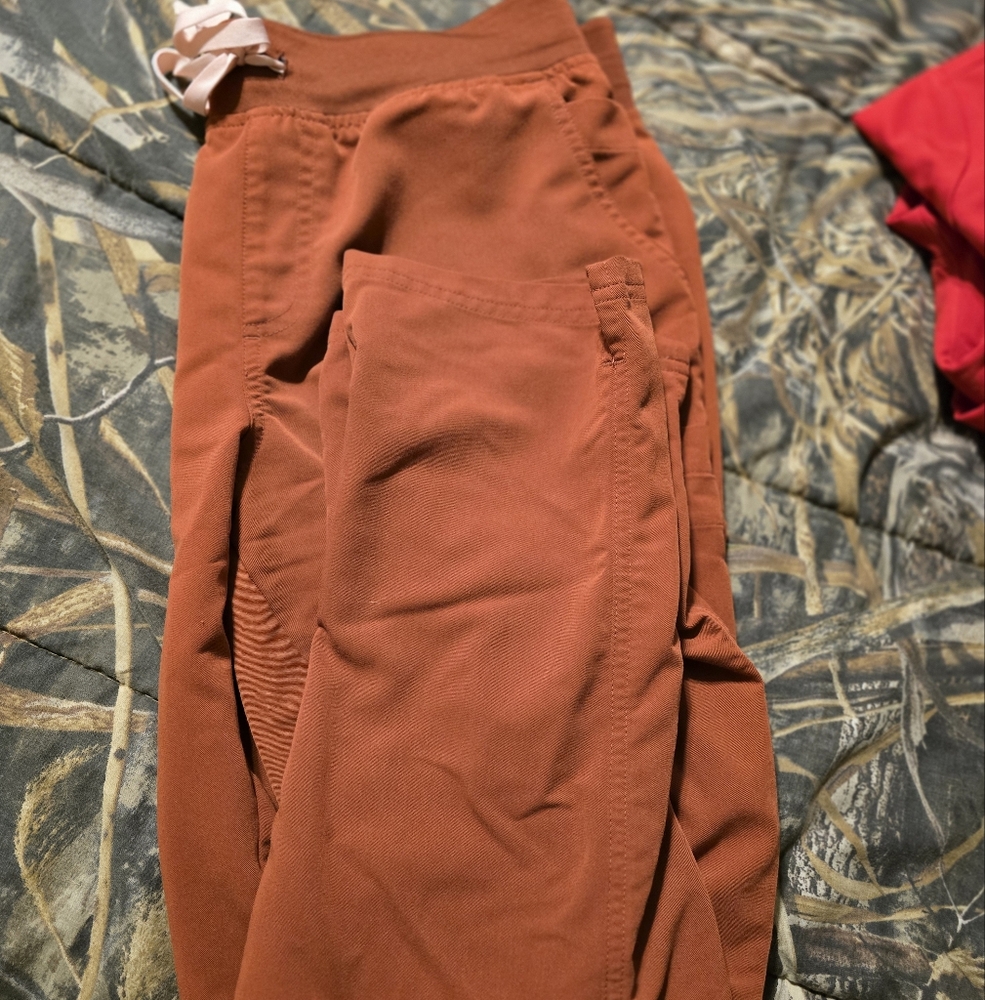Figs size sm top, LG bottom